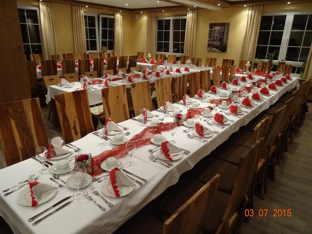 Hotel 4 Jahreszeiten Mit Restaurant 3*